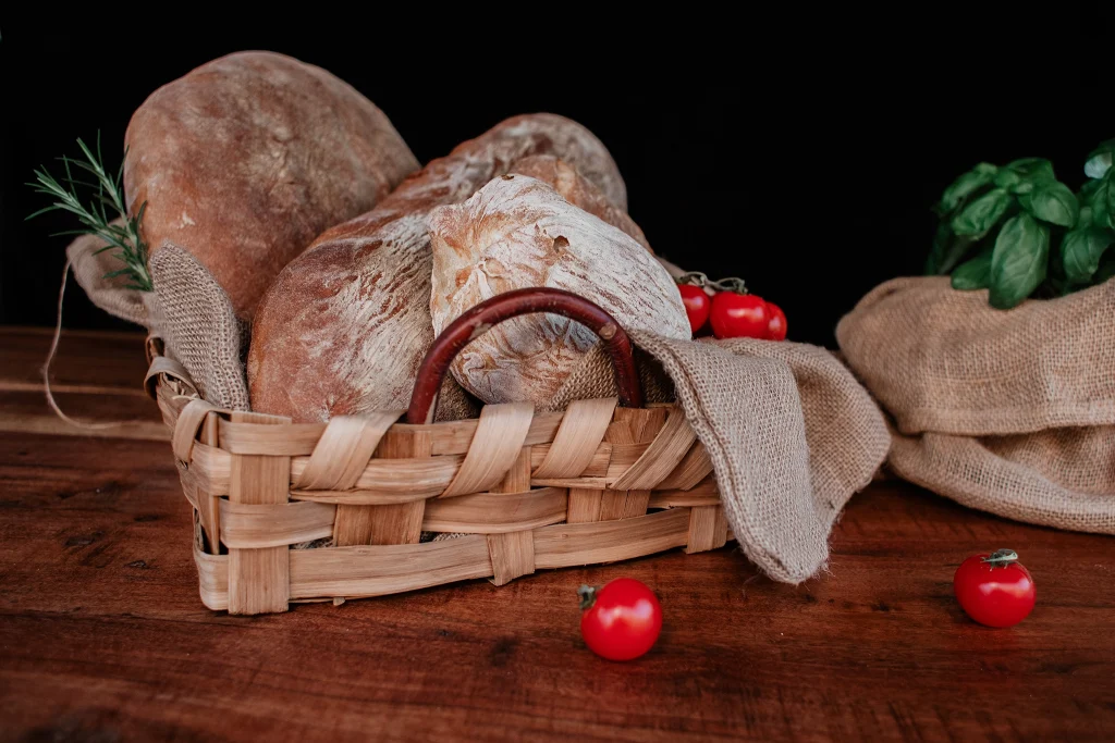 pane fresco cafone con crosta croccante